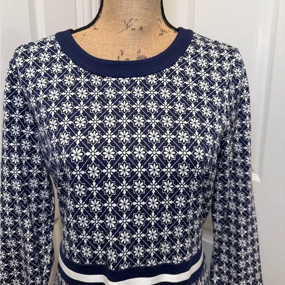 NWT Draper James Navy and White Patterned Fit-and-Flare Dress - Picture 5 of 7